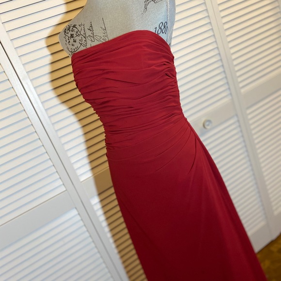 red gown - Picture 3 of 4